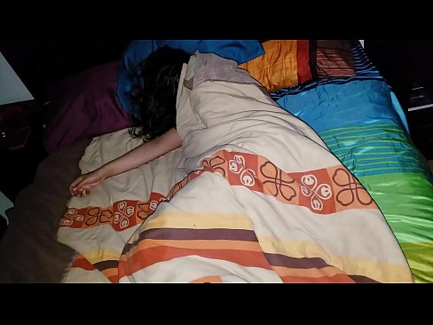 ❤️ ස්ටේප්සන් තම තරුණ සුළු මව නිදා සිටියදී ඇයට බැණ වදියි. ❤ සුපිරි කාමුක අප වෙත  ❌️❤
